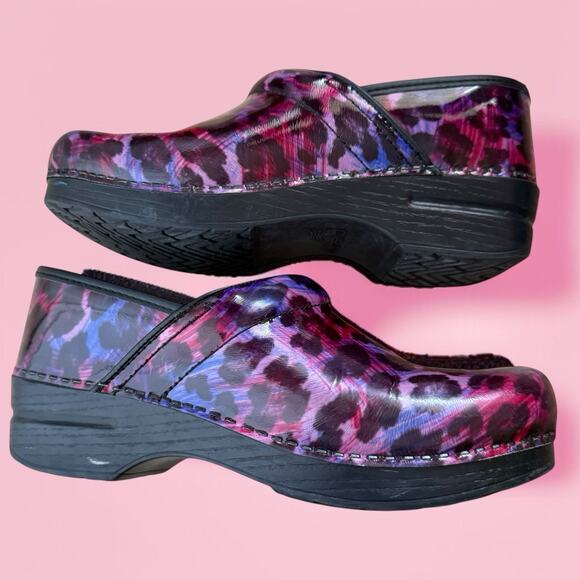 Dansko Womens Clogs Shoes Size 39 Purple Leopard Print Professional Nursing - Picture 1 of 12